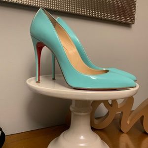Pigalle Follies Patent Point-Toe Red Sole Pump, Op